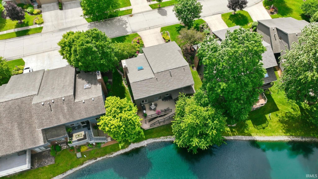 Photo of 2522 E Saint Thomas Point, Fort Wayne, IN 46815 (MLS # 202641892)