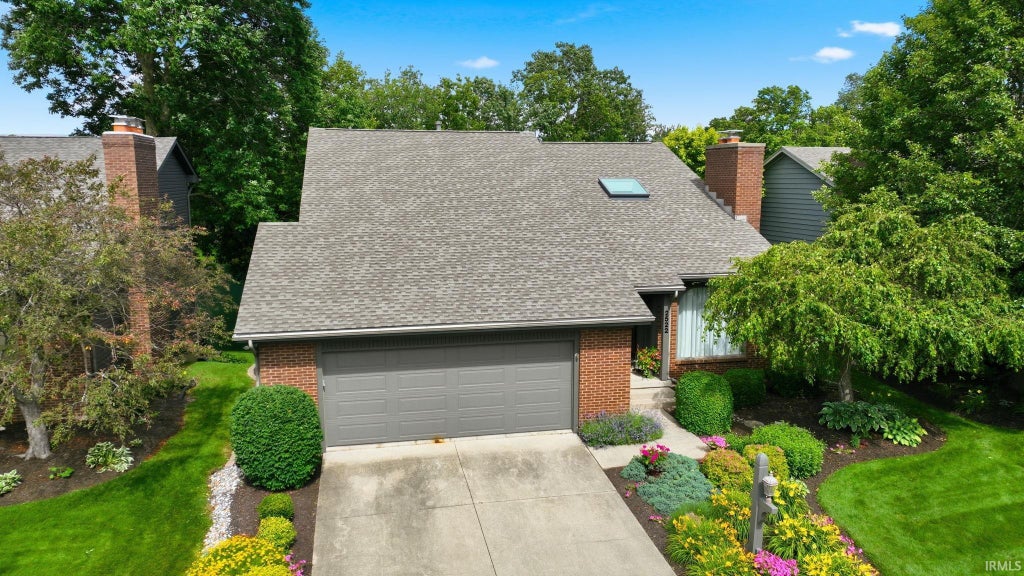 Photo of 2522 E Saint Thomas Point, Fort Wayne, IN 46815 (MLS # 202641892)