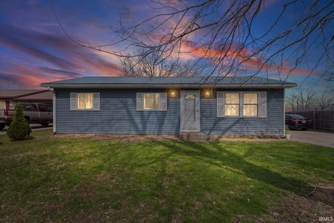Tiny photo for 610 Hillcrest Drive, Monticello, IN 47960 (MLS # 202609498)