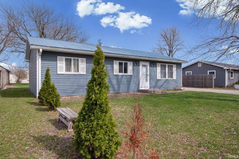 Tiny photo for 610 Hillcrest Drive, Monticello, IN 47960 (MLS # 202609498)