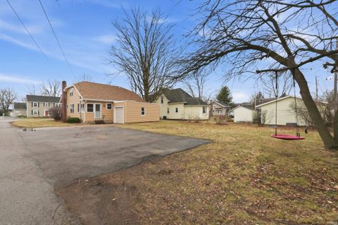 Tiny photo for 1611 E Center Street, Warsaw, IN 46580 (MLS # 202605392)