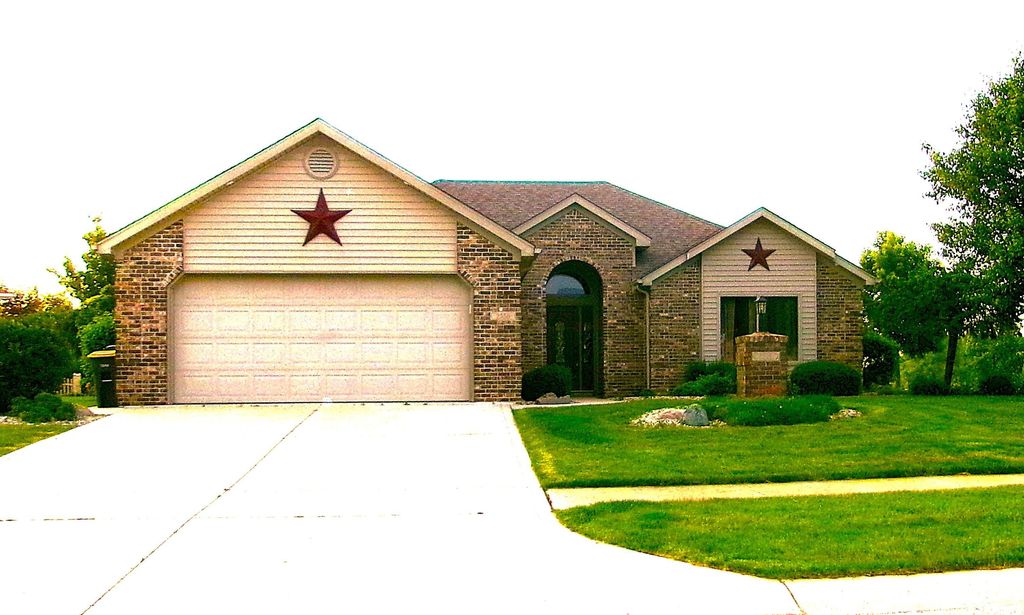 Photo of 2336 tigers Trail, Decatur, IN 46733 (MLS # 202620759)