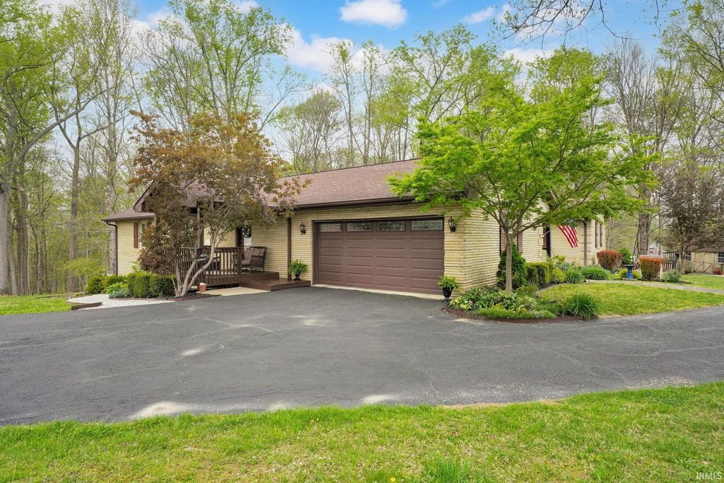 Photo of 505 SHANDELL DR Dr, Bedford, IN 47421 (MLS # 202614005)