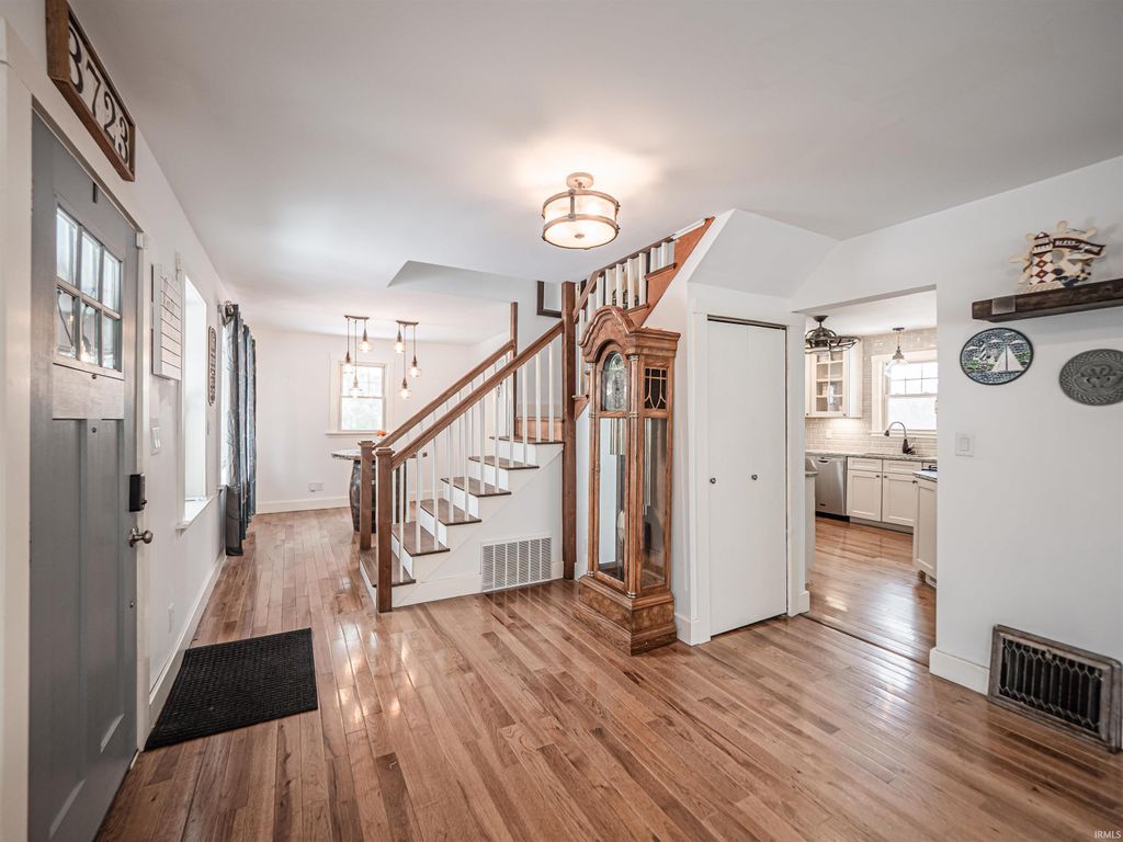 Photo of 3723 Stringtown Road, Evansville, IN 47711 (MLS # 202603378)