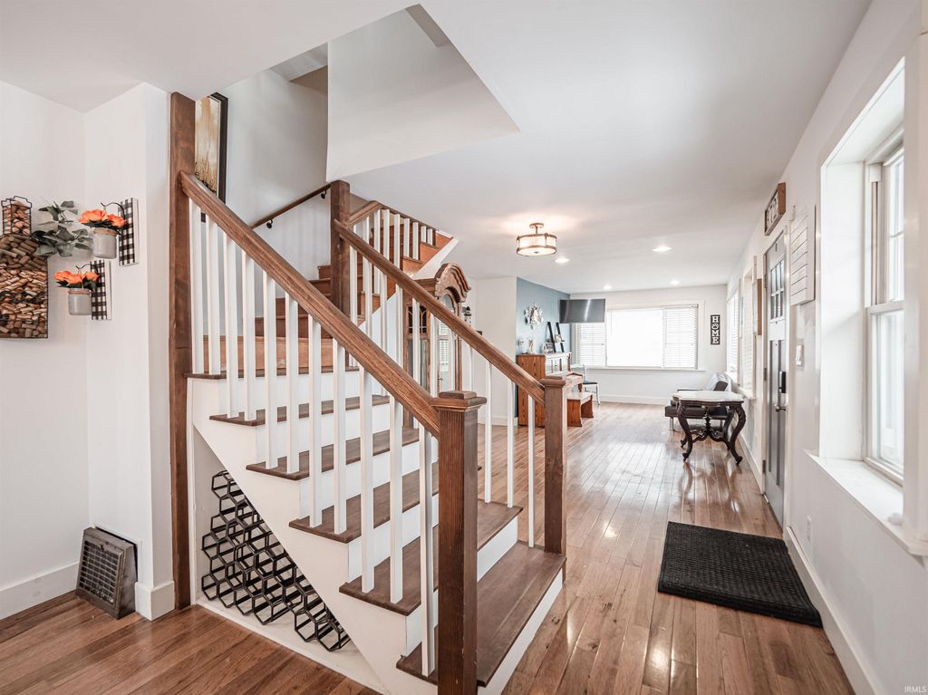 Photo of 3723 Stringtown Road, Evansville, IN 47711 (MLS # 202603378)