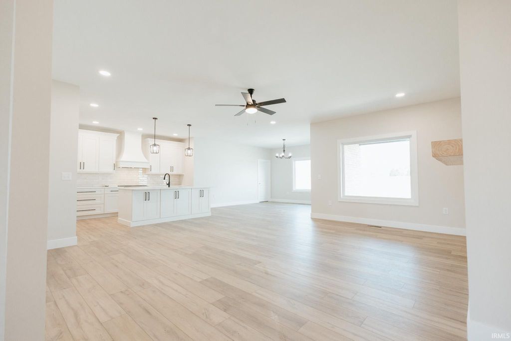 Photo of 188001 Roscommon Road, Evansville, IN 47725 (MLS # 202548895)