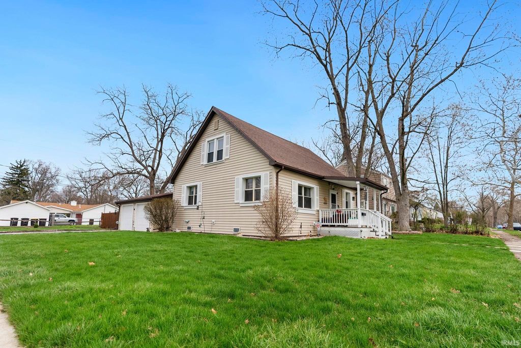 Photo of 2403 Kenwood Avenue, Fort Wayne, IN 46805 (MLS # 202611170)