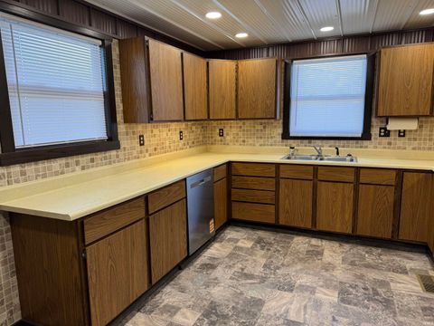 Tiny photo for 2418 E 550 North Road, Rochester, IN 46975 (MLS # 202547303)