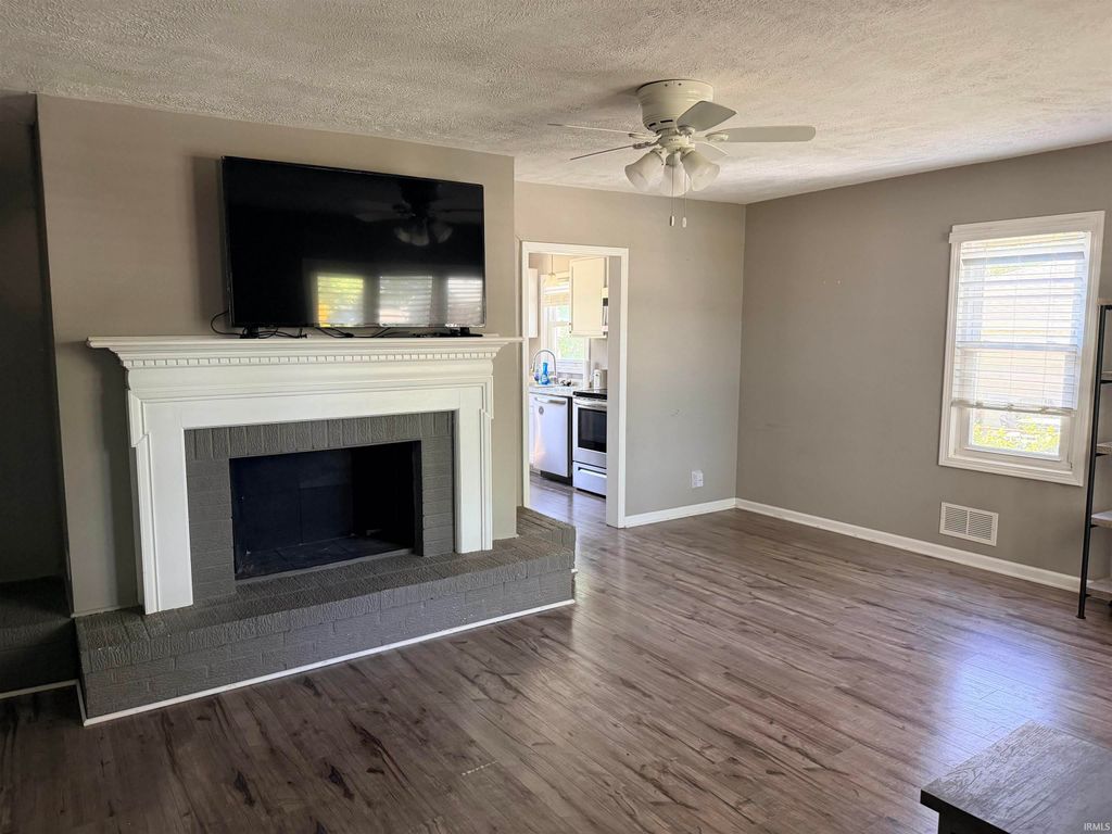 Photo of 1005 W Dunn Avenue, Muncie, IN 47303 (MLS # 202621178)
