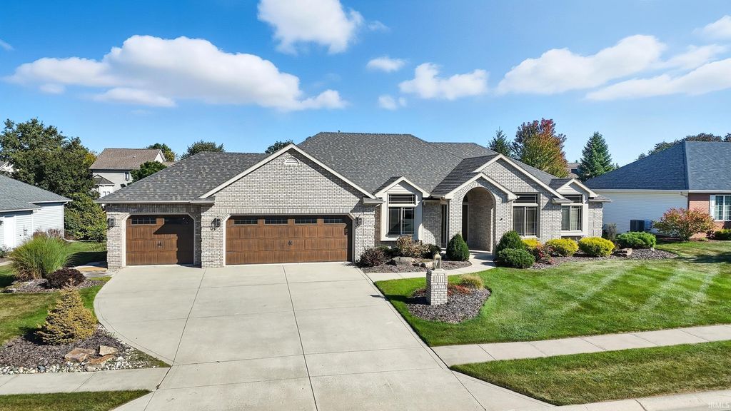 Photo of 12822 Cavendish Court, Fort Wayne, IN 46845 (MLS # 202541127)