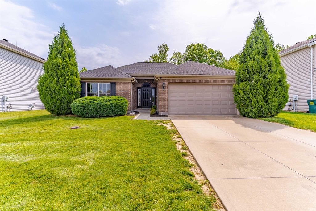 Photo of 832 Tawny Drive, Evansville, IN 47712 (MLS # 202619037)