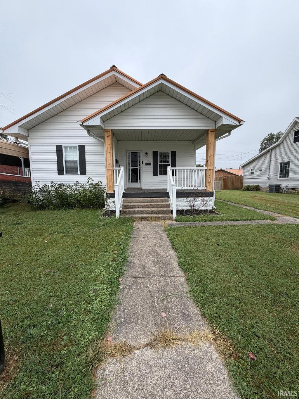 Photo of 313 S Park Avenue, Jasonville, IN 47438 (MLS # 202639102)