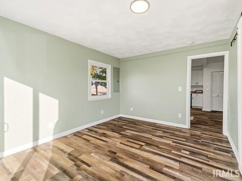 Tiny photo for 560 E 900 S, Fairmount, IN 46928 (MLS # 202643828)