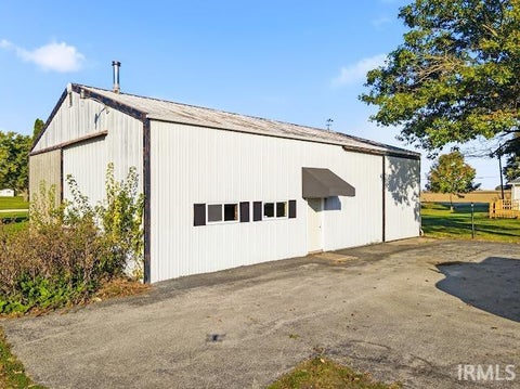 Tiny photo for 560 E 900 S, Fairmount, IN 46928 (MLS # 202643828)