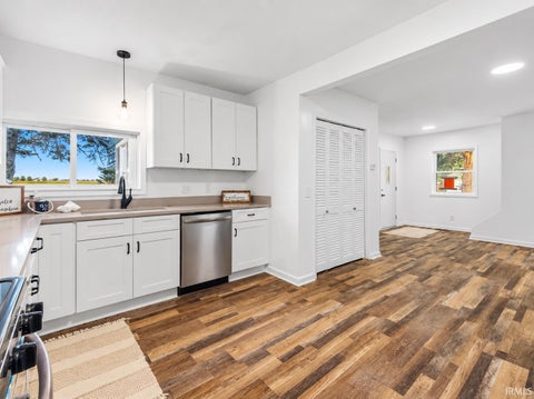 Tiny photo for 560 E 900 S, Fairmount, IN 46928 (MLS # 202643828)