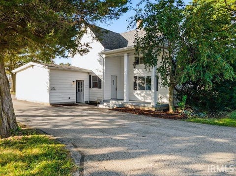 Photo of 560 E 900 S, Fairmount, IN 46928 (MLS # 202643828)