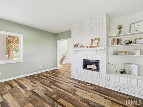 Tiny photo for 560 E 900 S, Fairmount, IN 46928 (MLS # 202643828)