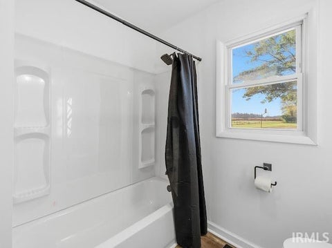Tiny photo for 560 E 900 S, Fairmount, IN 46928 (MLS # 202643828)