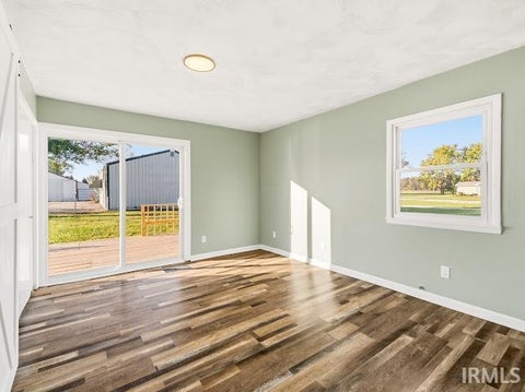 Tiny photo for 560 E 900 S, Fairmount, IN 46928 (MLS # 202643828)