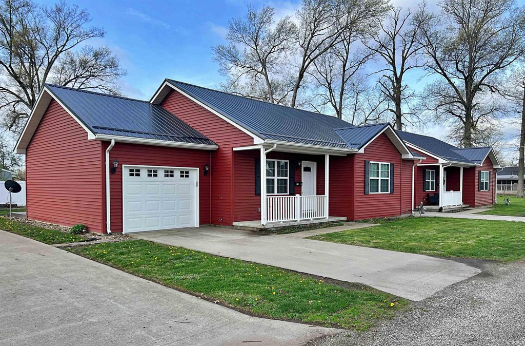 Photo of 750 N Main Street, Linton, IN 47441 (MLS # 202611931)