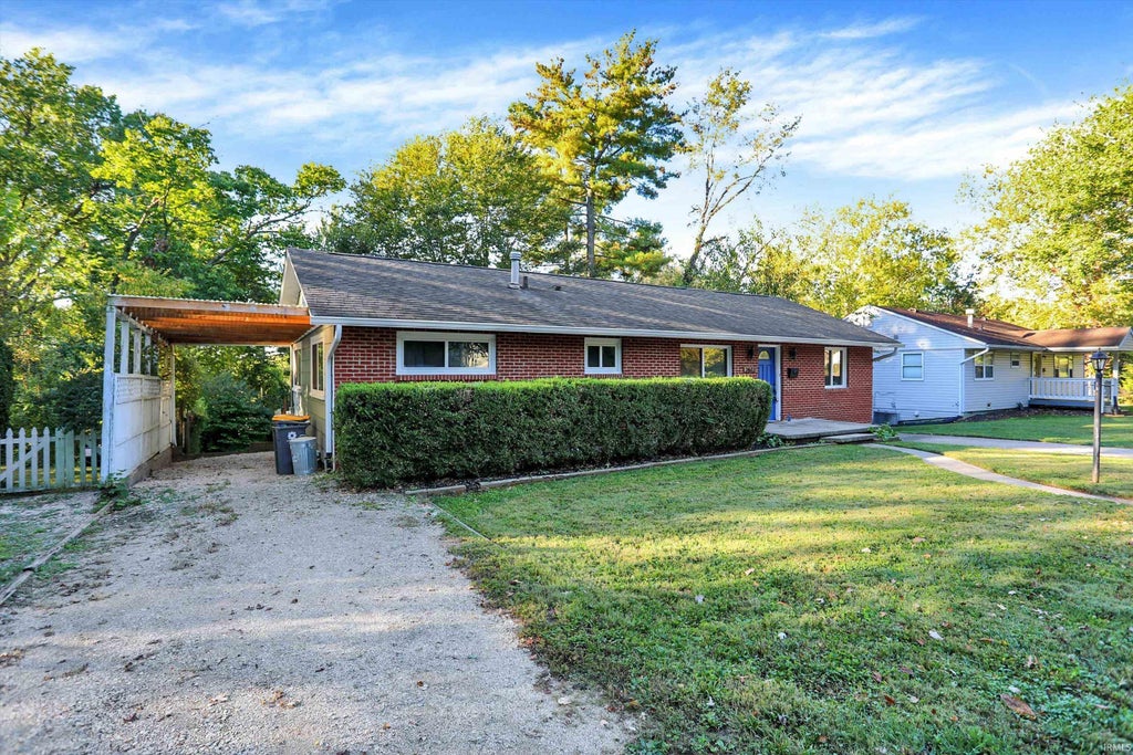 Photo of 2612 E Dekist Street, Bloomington, IN 47408 (MLS # 202633795)