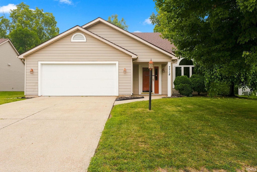 Photo of 7718 Currie Hill Court, Fort Wayne, IN 46804 (MLS # 202629121)