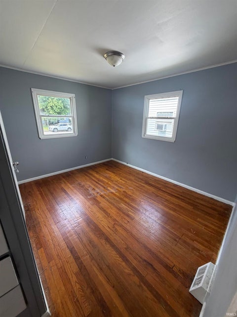 Tiny photo for 4821 Weisser Park Avenue, Fort Wayne, IN 46806 (MLS # 202637953)