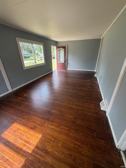Tiny photo for 4821 Weisser Park Avenue, Fort Wayne, IN 46806 (MLS # 202637953)