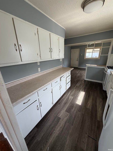 Tiny photo for 4821 Weisser Park Avenue, Fort Wayne, IN 46806 (MLS # 202637953)