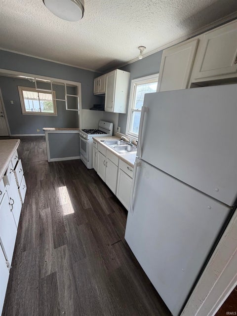 Tiny photo for 4821 Weisser Park Avenue, Fort Wayne, IN 46806 (MLS # 202637953)