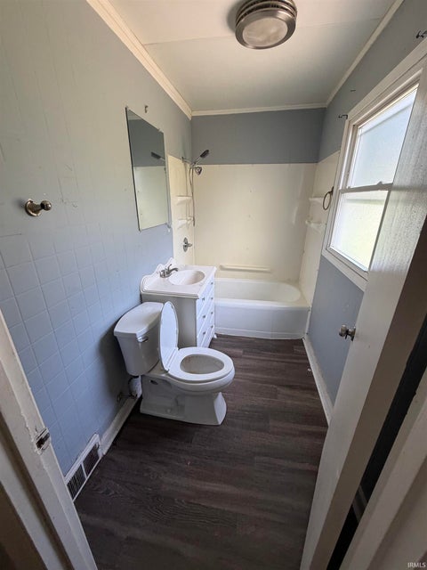 Tiny photo for 4821 Weisser Park Avenue, Fort Wayne, IN 46806 (MLS # 202637953)