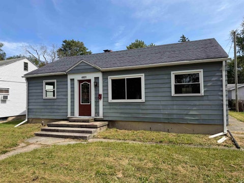 Photo of 4821 Weisser Park Avenue, Fort Wayne, IN 46806 (MLS # 202637953)