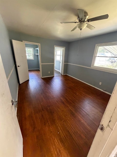 Tiny photo for 4821 Weisser Park Avenue, Fort Wayne, IN 46806 (MLS # 202637953)