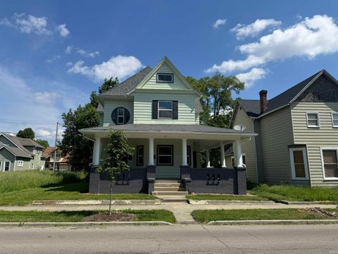 Photo of 614 W Charles Street, Muncie, IN 47305 (MLS # 202613281)