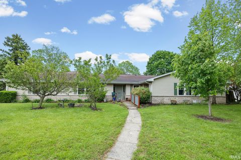 Photo of 907 Woodmere Drive, Lafayette, IN 47905 (MLS # 202616936)
