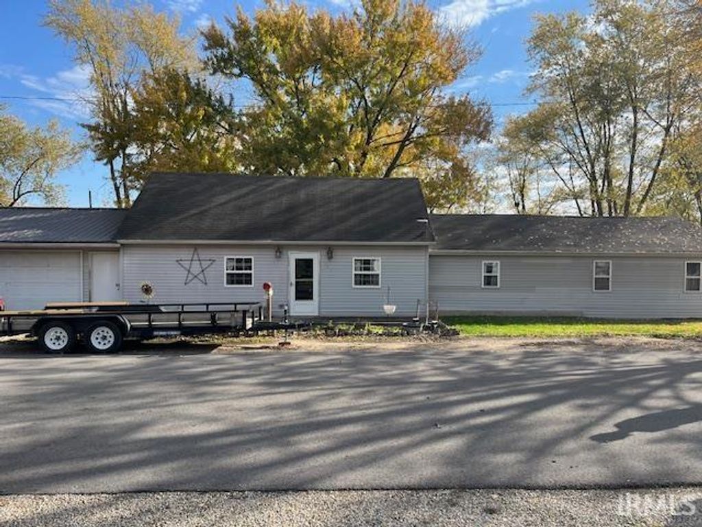 Photo of 155 Oregon Street, Berne, IN 46711 (MLS # 202544421)