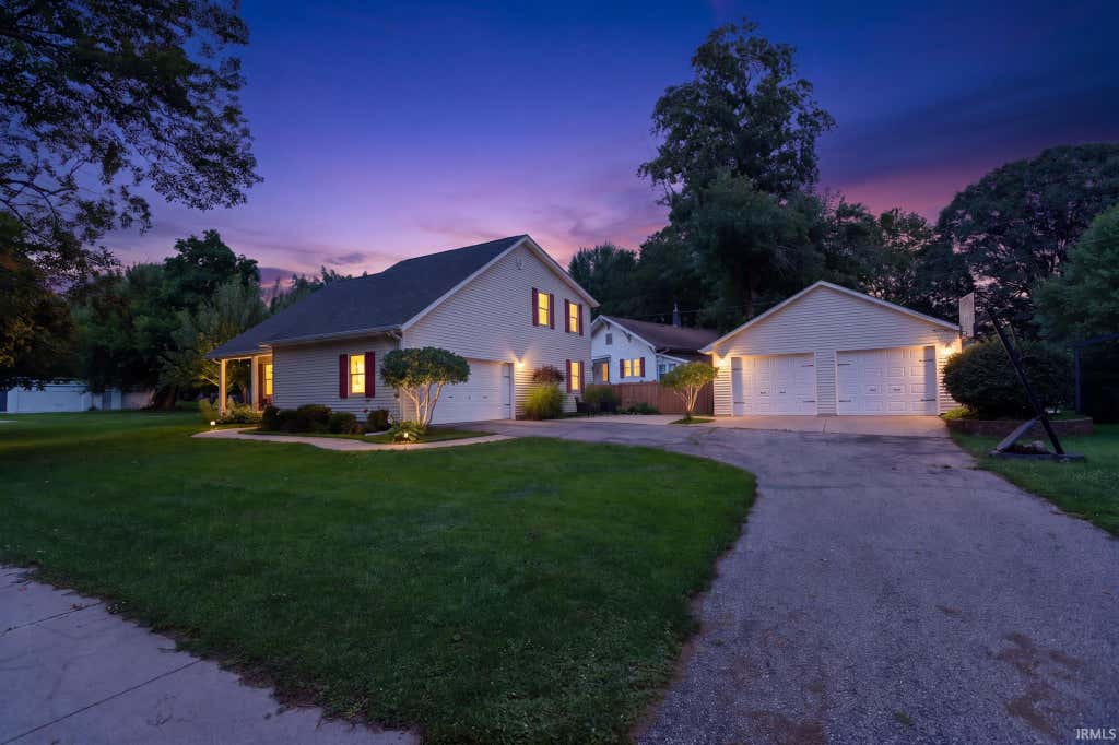 Photo of 409 S Michigan Street, Argos, IN 46501 (MLS # 202632812)