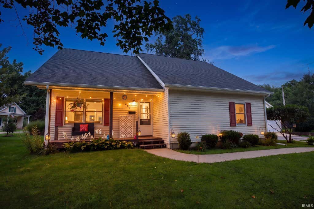 Photo of 409 S Michigan Street, Argos, IN 46501 (MLS # 202632812)