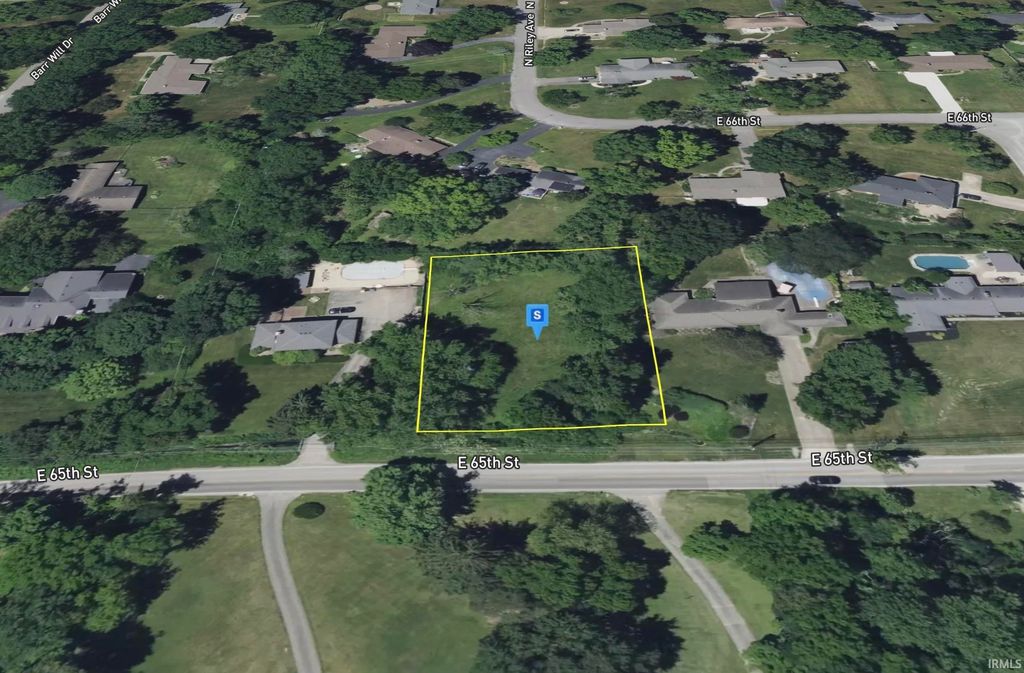 Photo of 4996 E 65th Street, Indianapolis, IN 46220 (MLS # 202608395)