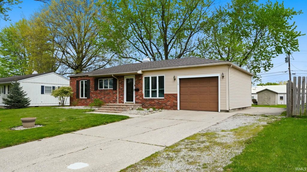 Photo of 15 Columbian Avenue, Bluffton, IN 46714 (MLS # 202614476)