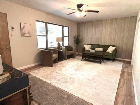 Tiny photo for 2511 Walker Avenue, Kokomo, IN 46901 (MLS # 202540336)