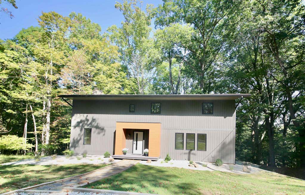 Photo of 6691 E Lampkins Ridge Road, Bloomington, IN 47401 (MLS # 202632254)
