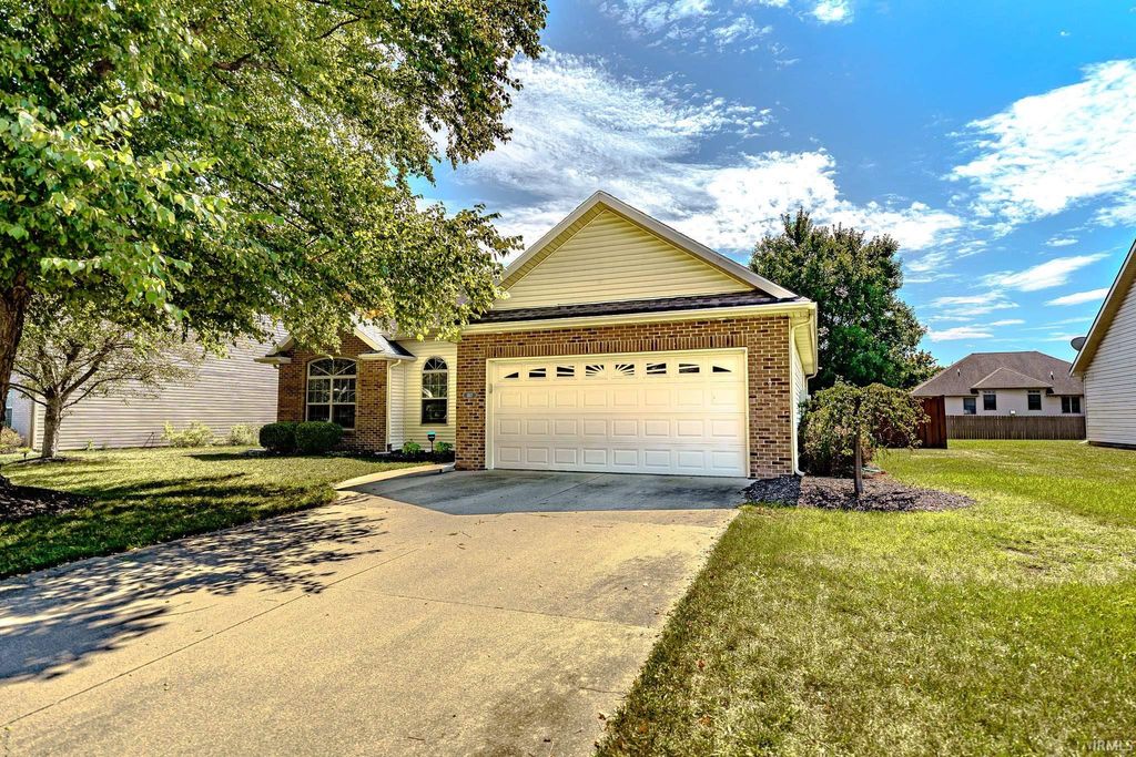 Photo for 1817 Kingfisher Drive, Lafayette, IN 47909 (MLS # 202536770)