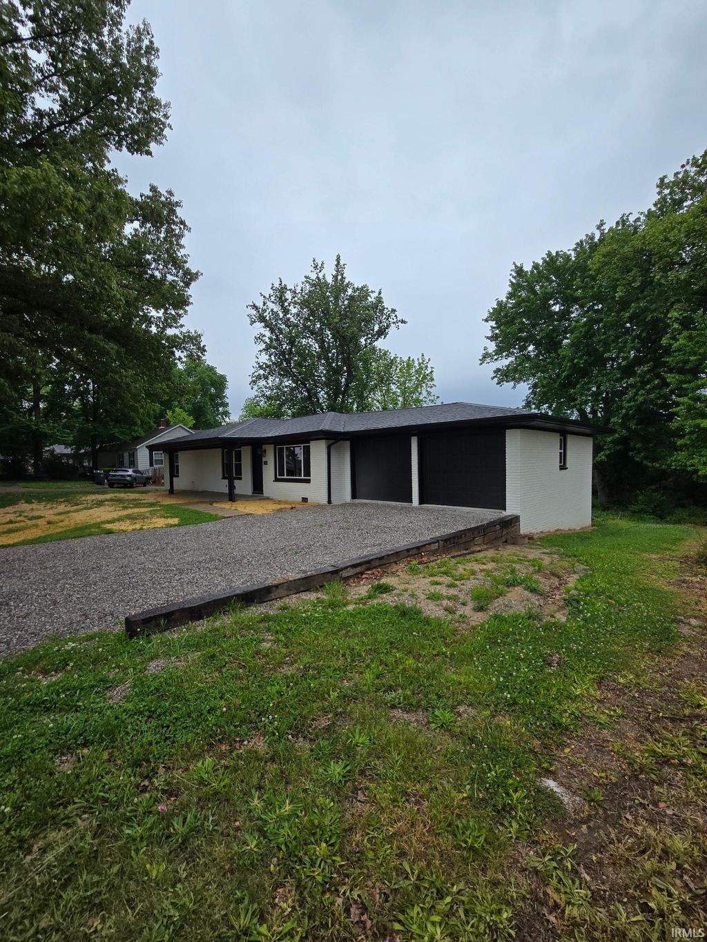 Photo of 5318 Kratzville Road, Evansville, IN 47710 (MLS # 202616118)