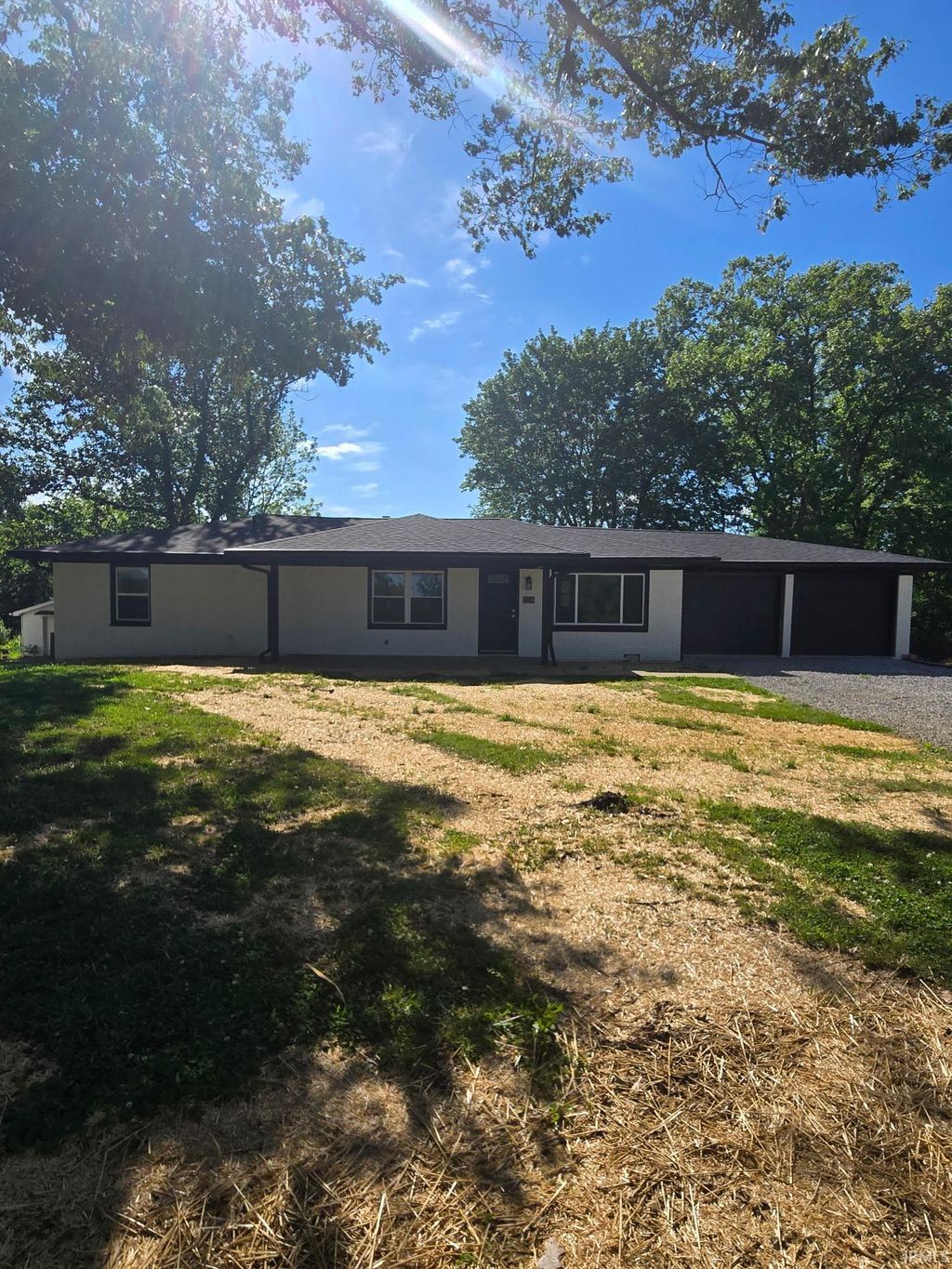 Photo of 5318 Kratzville Road, Evansville, IN 47710 (MLS # 202616118)