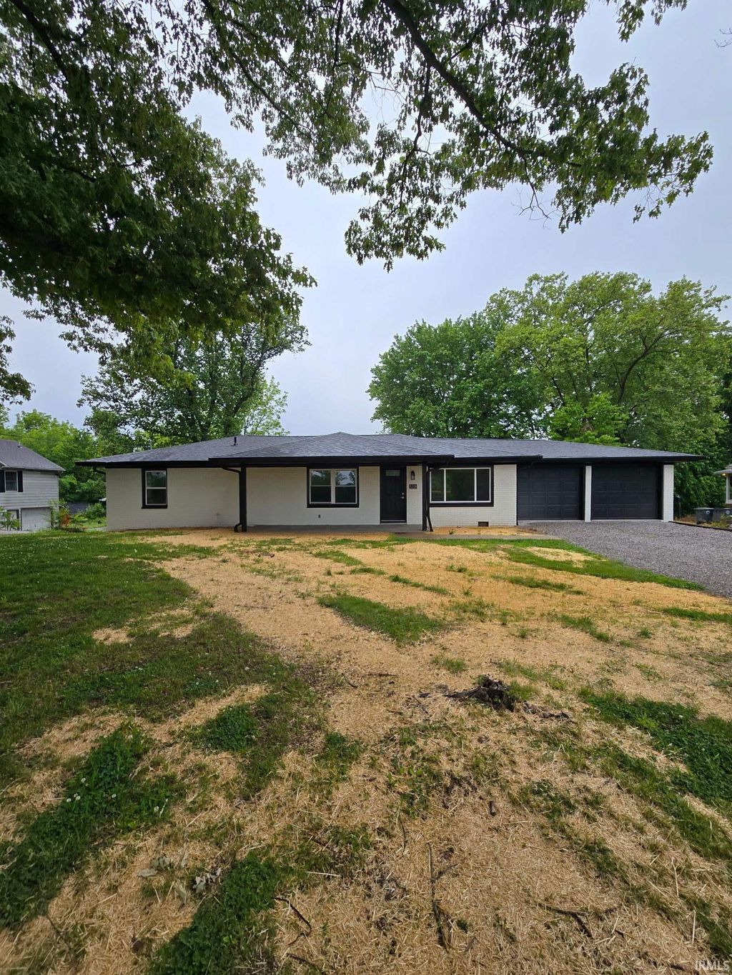 Photo of 5318 Kratzville Road, Evansville, IN 47710 (MLS # 202616118)