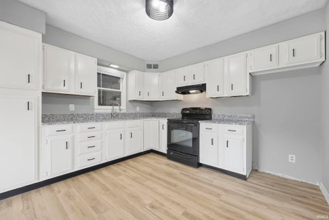 Tiny photo for 709 W Cromer Street, Muncie, IN 47304 (MLS # 202638859)