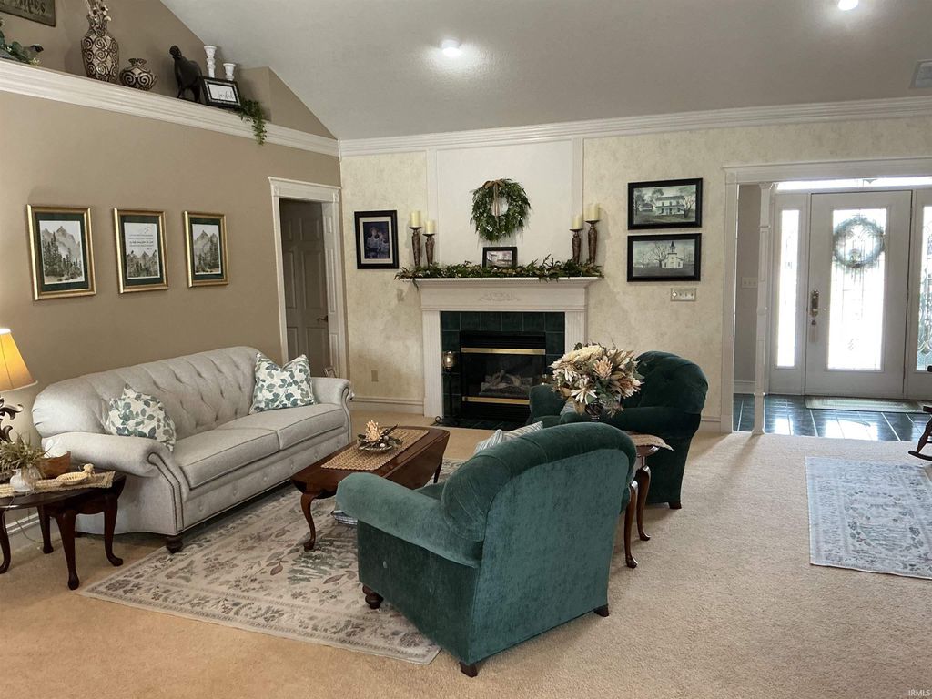 Photo of 1001 Lakeview Drive, Auburn, IN 46706 (MLS # 202605833)