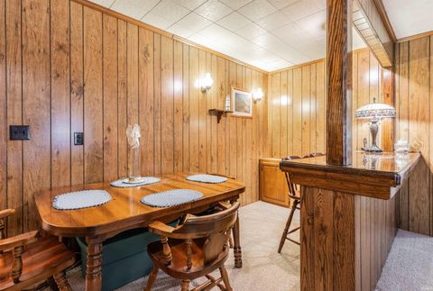 Tiny photo for 321 E Chestnut Street, Boonville, IN 47601 (MLS # 202612041)