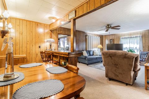 Tiny photo for 321 E Chestnut Street, Boonville, IN 47601 (MLS # 202612041)